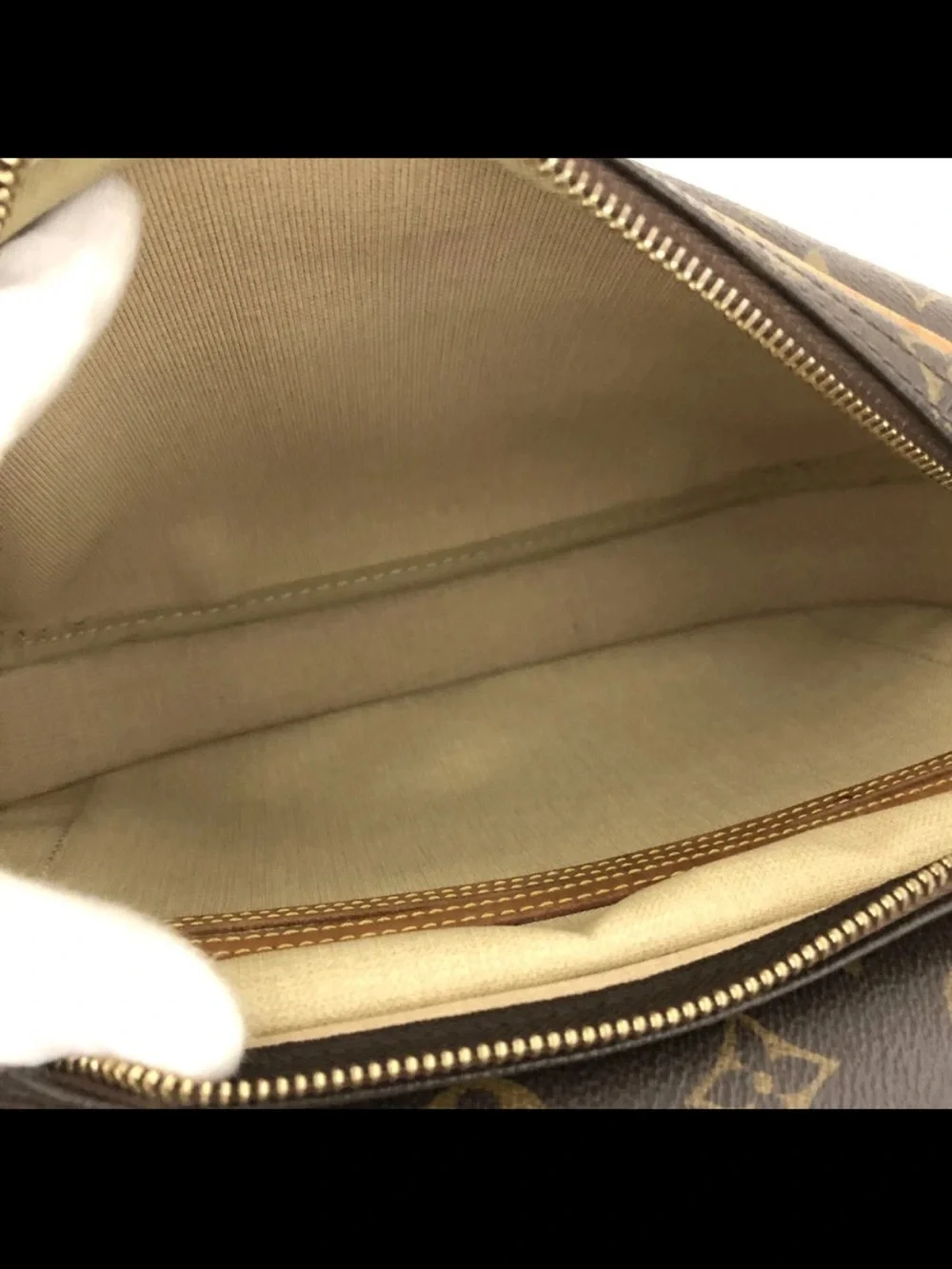 Louis Vuitton Monogram Canvas Men’s Crossbody Bag in Brown